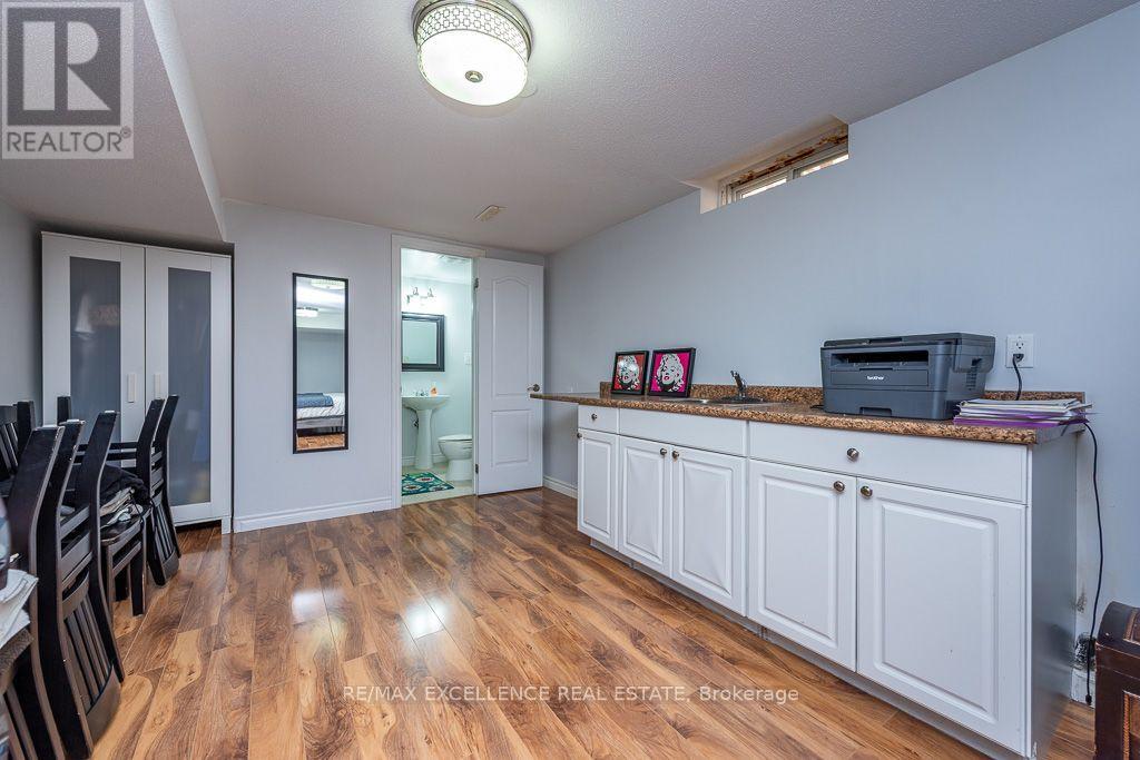 41 Trewartha Crescent — photo 23