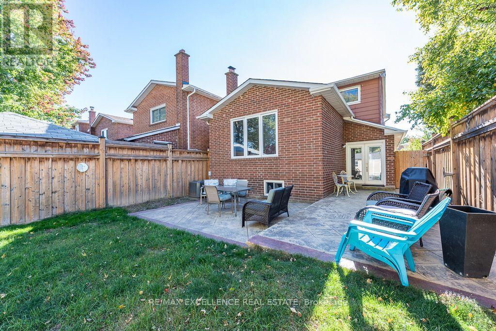41 Trewartha Crescent — photo 25