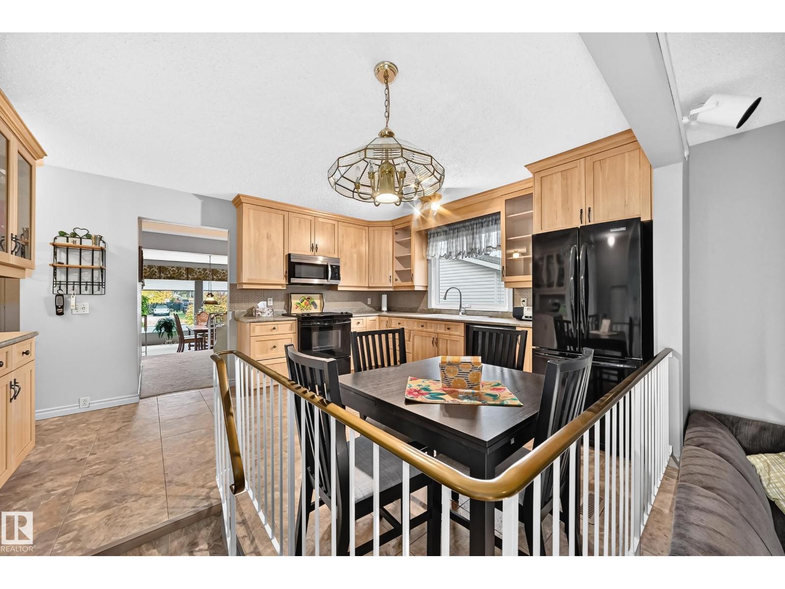 8612 176 ST NW - 3