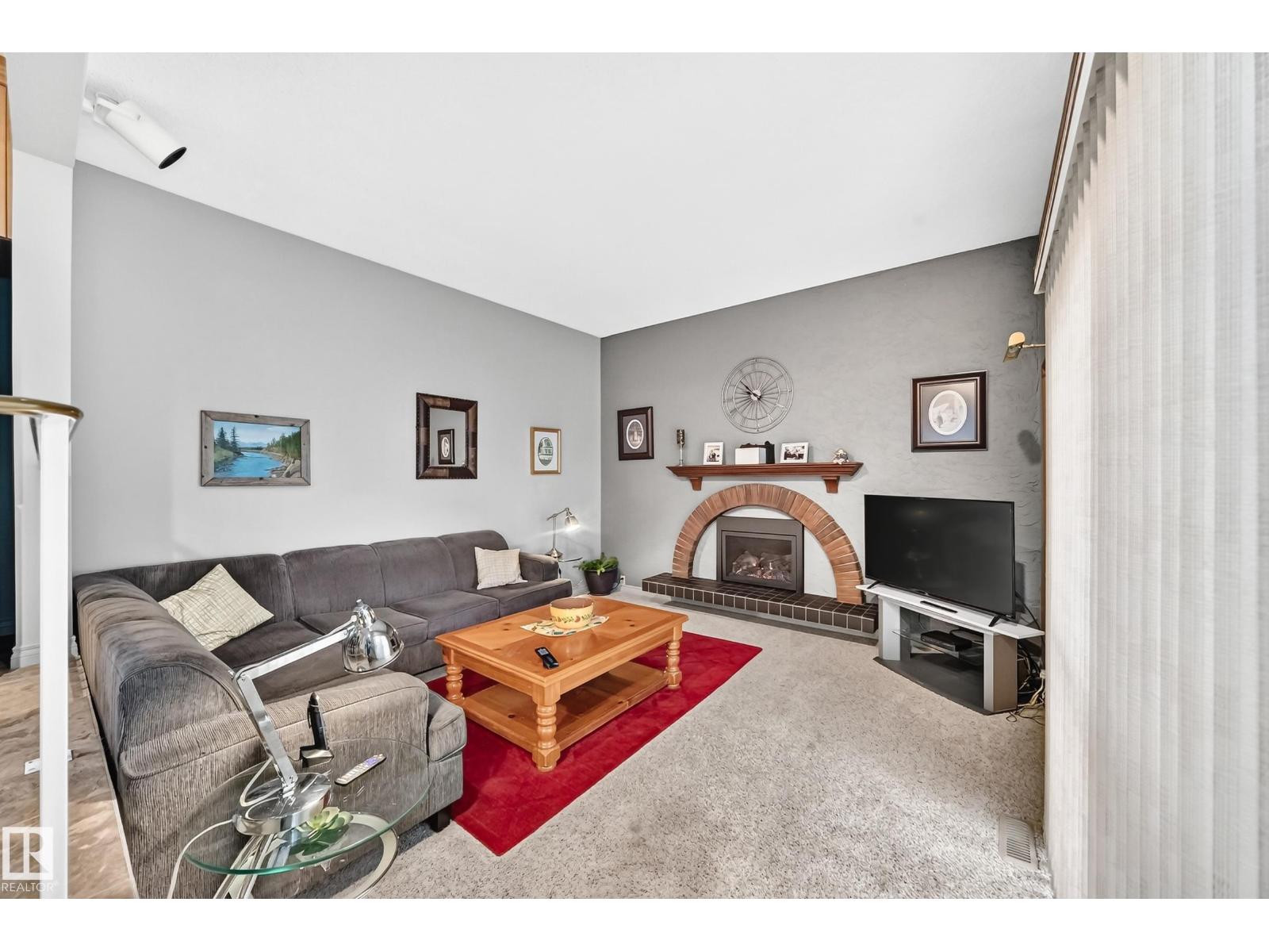 8612 176 ST NW - 4