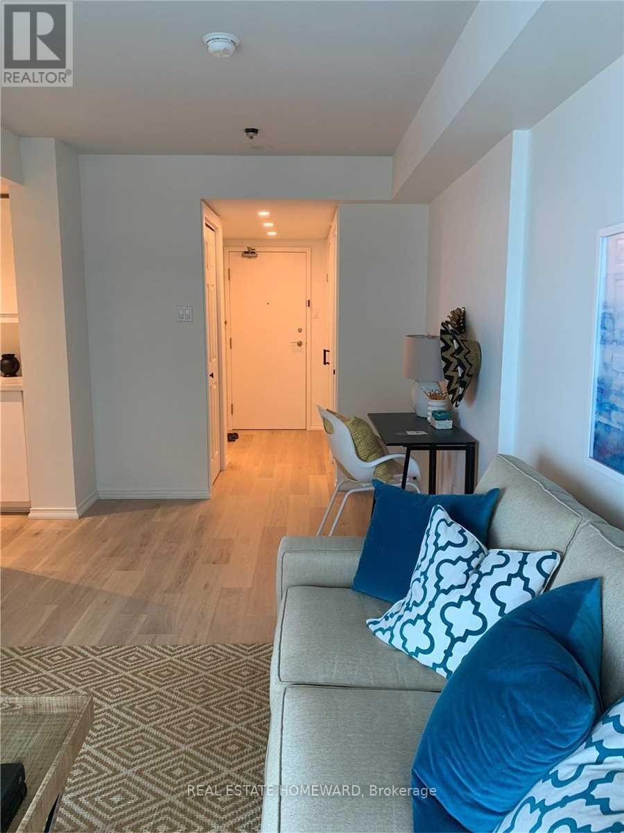 2403 - 77 HARBOUR SQUARE, Toronto (Waterfront Communities) — photo 5