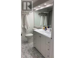 2403 - 77 Harbour Square, Toronto, ON M5J2S2 Photo 7