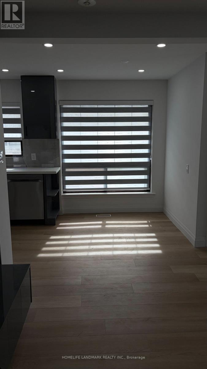 31A (MAIN FLOOR) LAUREL AVENUE, Toronto (Kennedy Park) — photo 4