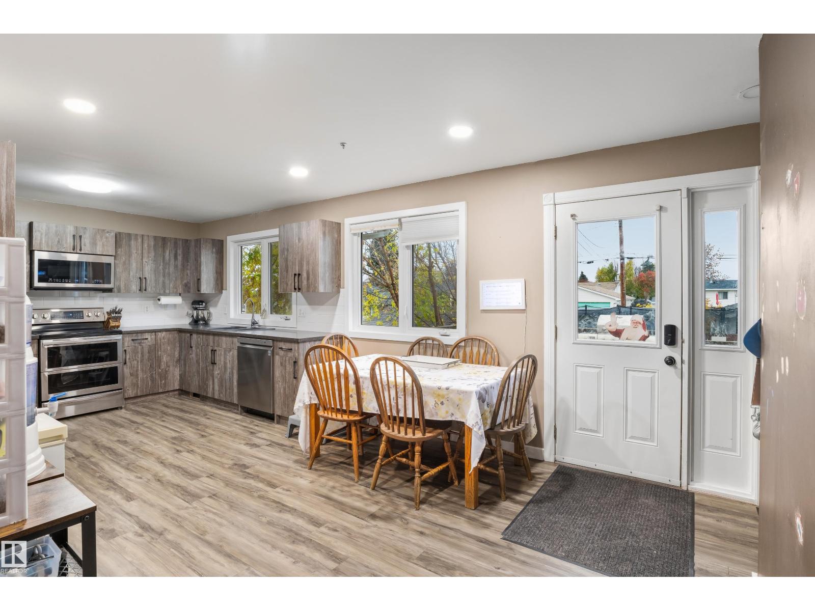 5014 45 ST - Image 4