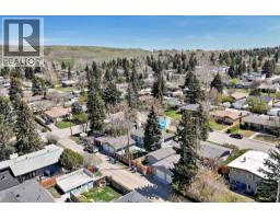 3pc Bathroom - 29 Chisholm Crescent Nw, Calgary, AB T2L0Y9 Photo 11