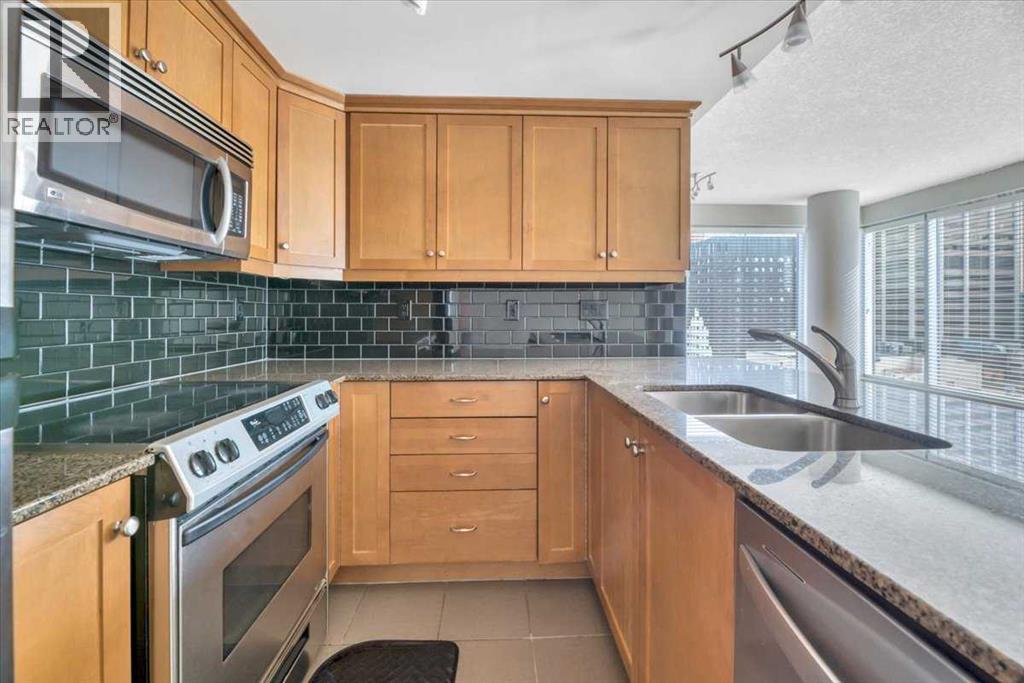#1607 910 5 Avenue SW - 33