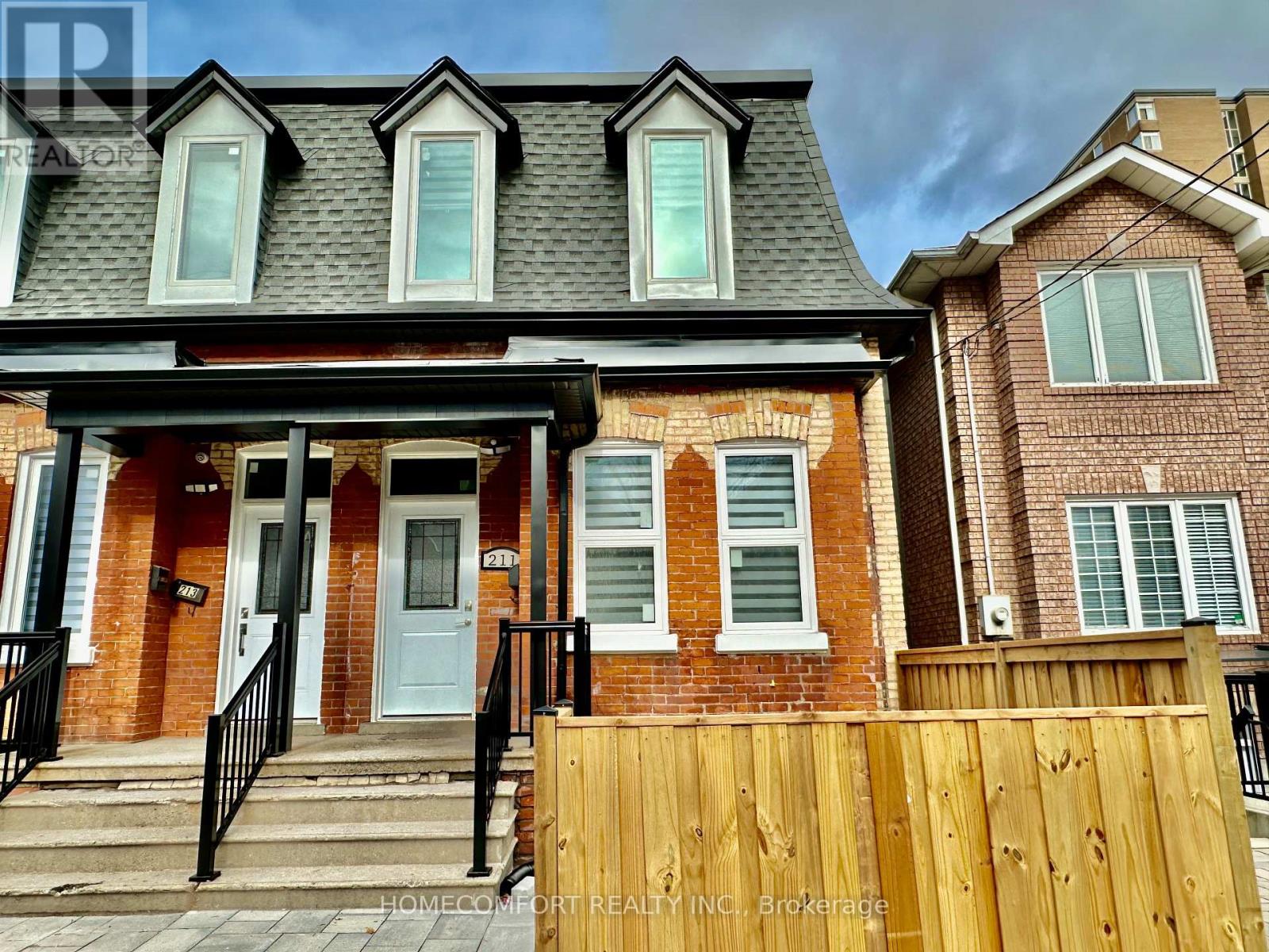 UPPER - 211 OSLER STREET, Toronto (Weston-Pellam Park)
