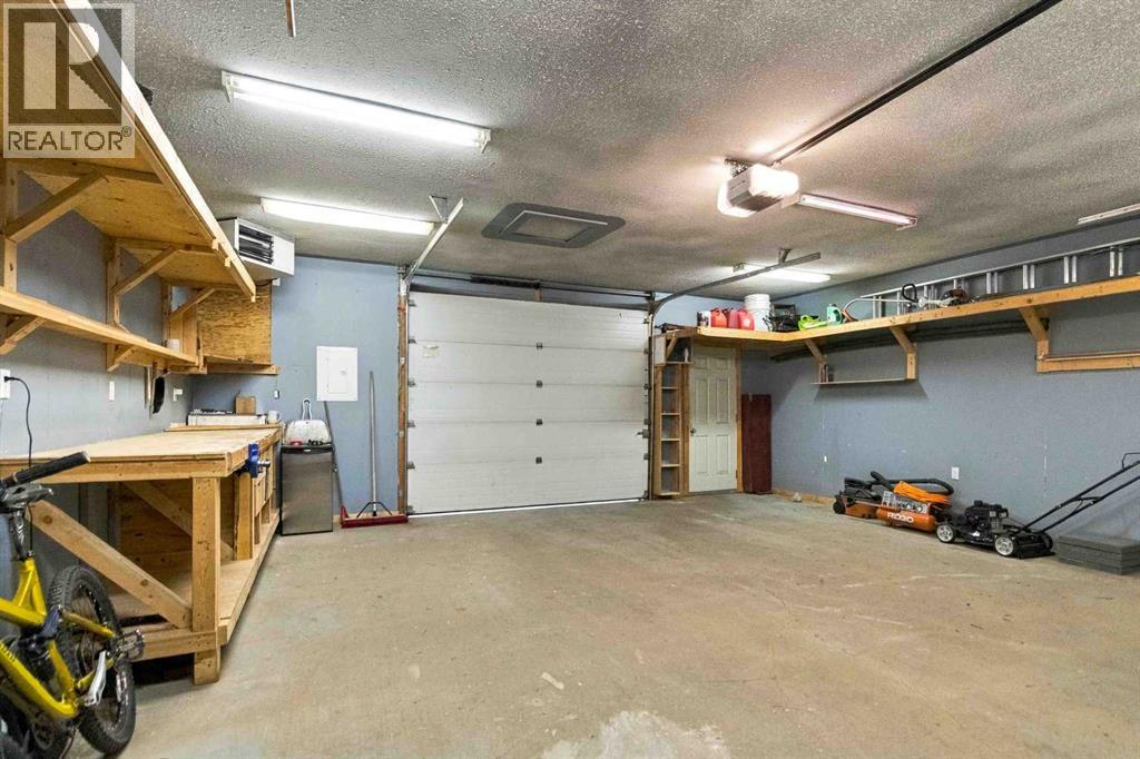 132 Fireweed Crescent - 32