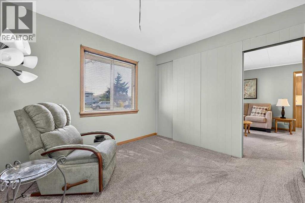 4339 70 Street NW - 31
