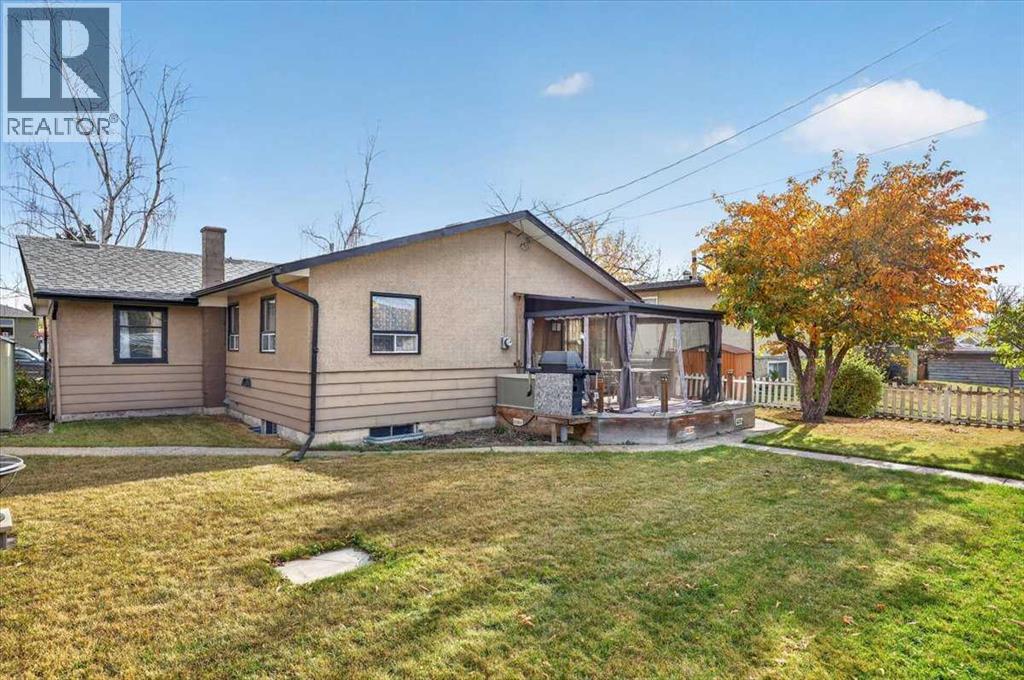 4339 70 Street NW - 43