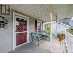 Bedroom - 5542 Highland Avenue, Niagara Falls, ON L2G4W7 Photo 6