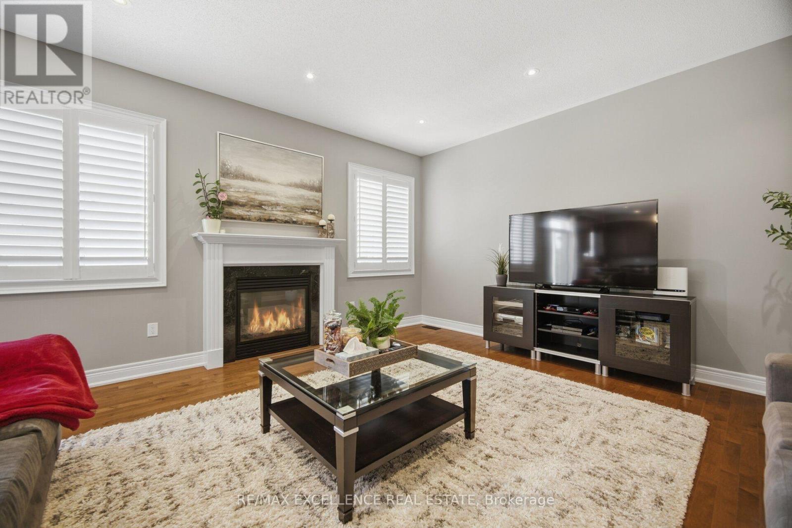 13 SAGE MEADOW CRESCENT - 16