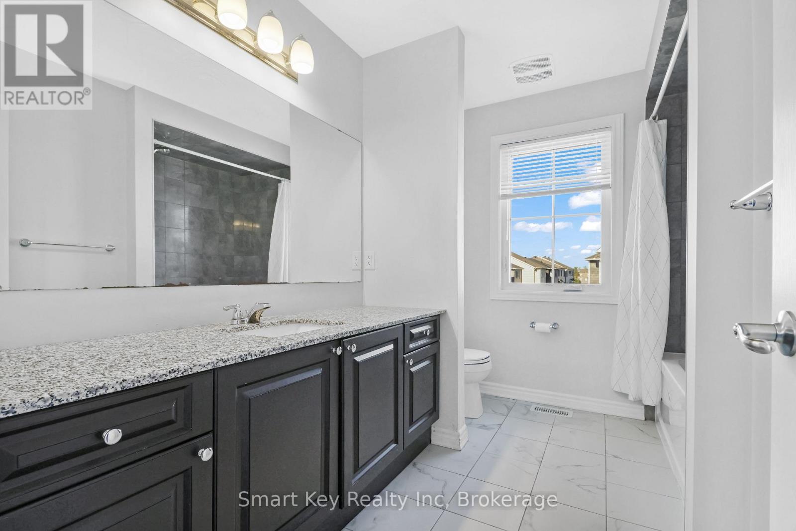 425 Aphelion Crescent — photo 17
