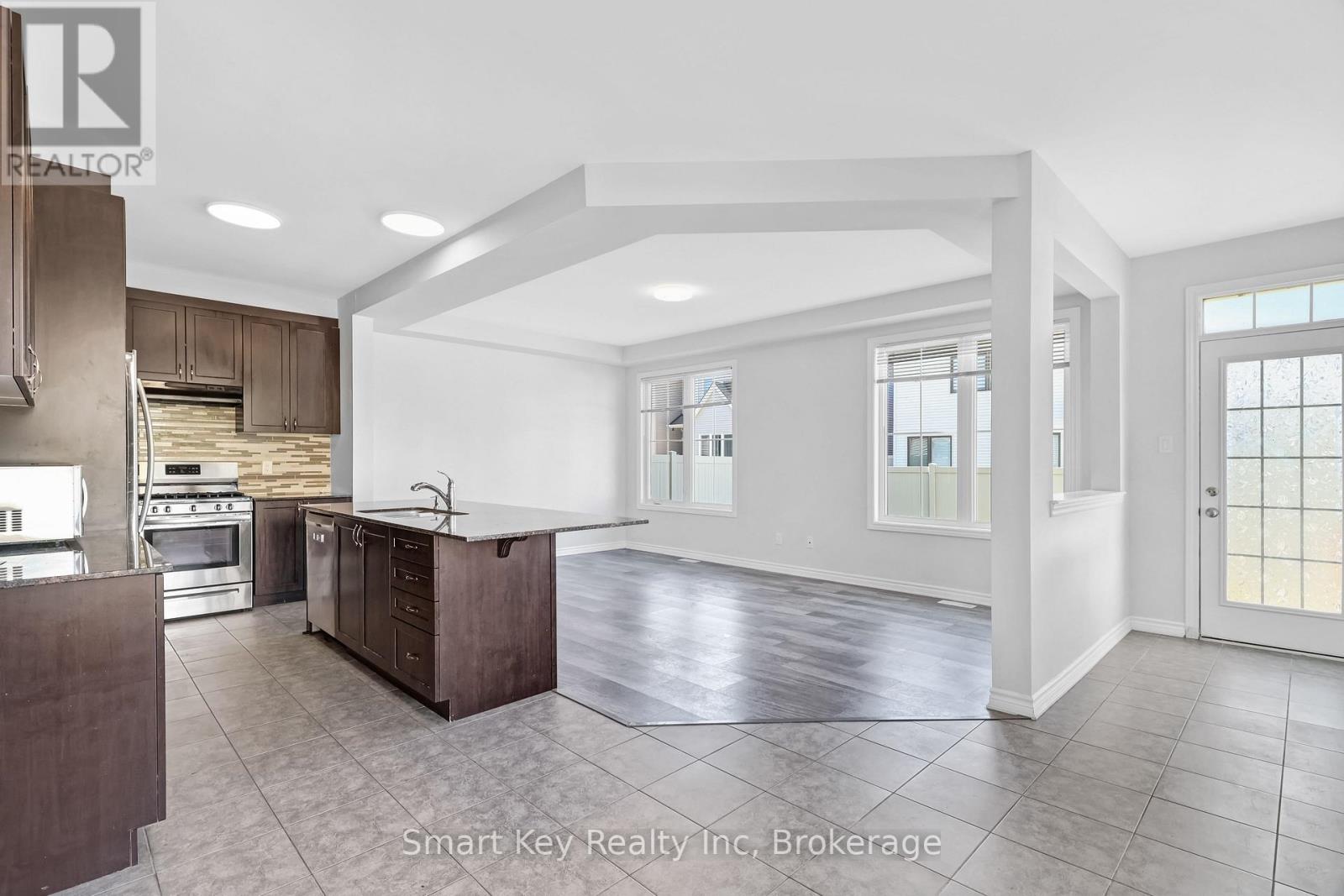 425 APHELION CRESCENT - 7