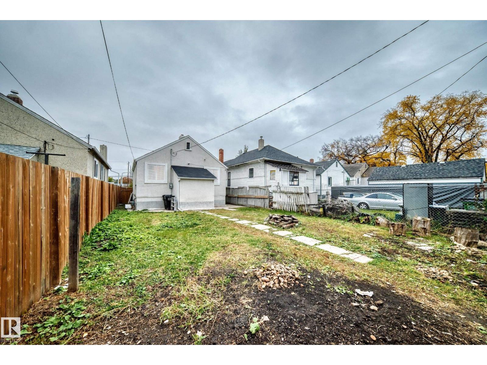 11014 95 ST NW - 47