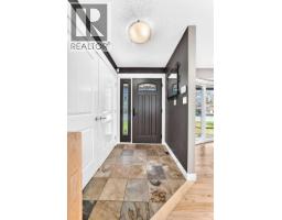 912 Lake Arrow Way Se, Calgary, AB T2J3C3 Photo 12