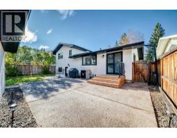 912 Lake Arrow Way Se, Calgary, AB T2J3C3 Photo 41