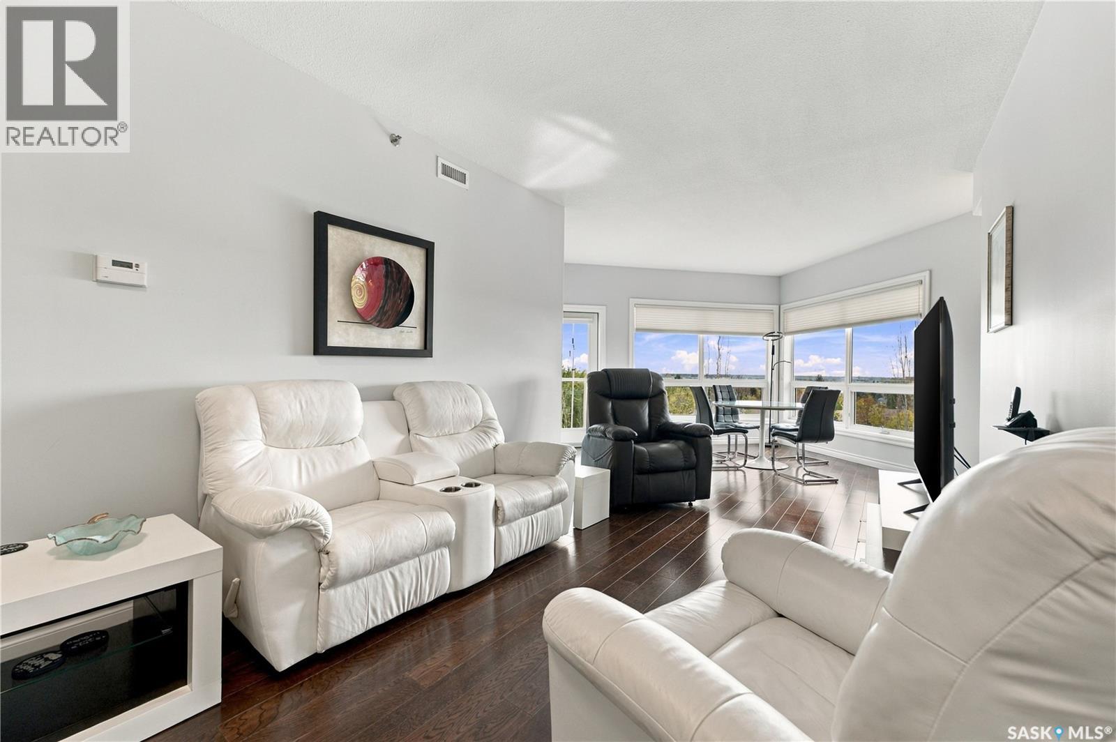 #404 227 Pinehouse DRIVE - 11