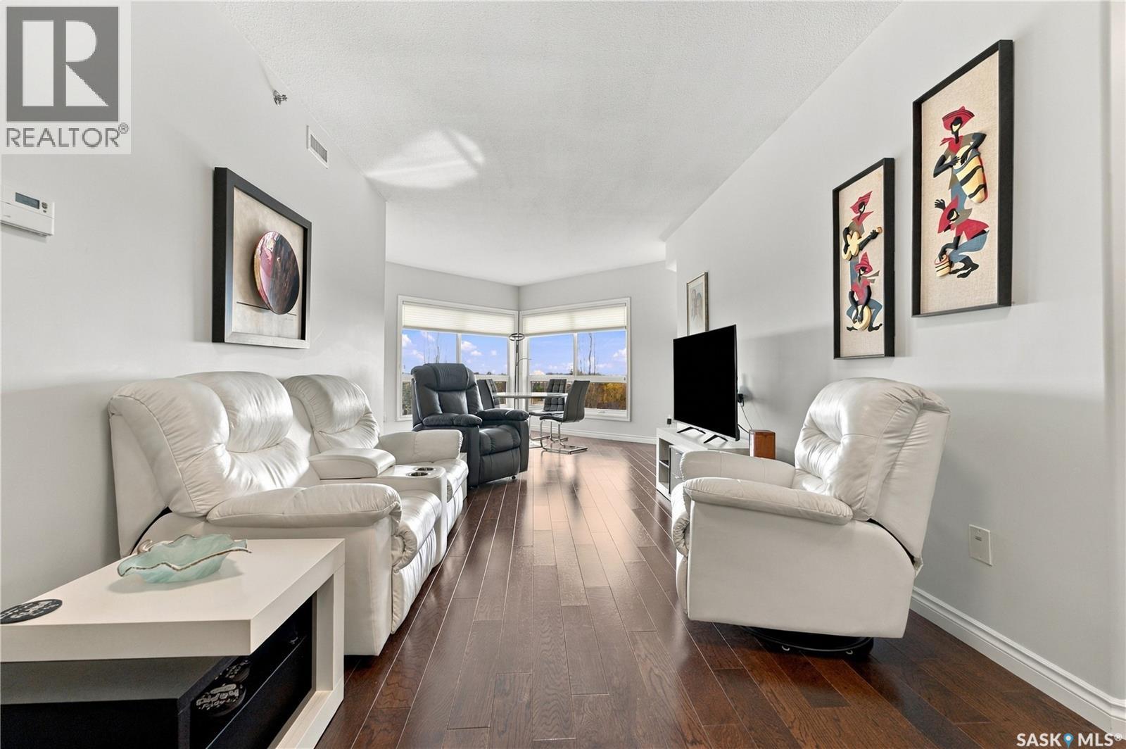 #404 227 Pinehouse DRIVE - 8