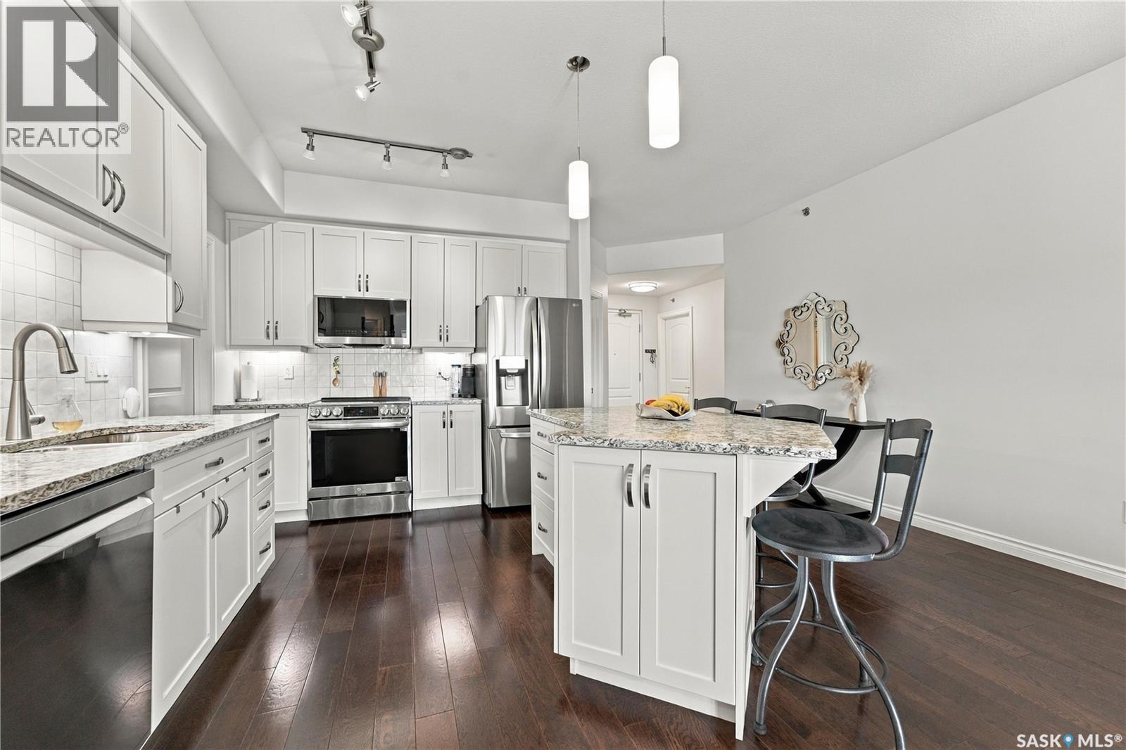 #404 227 Pinehouse DRIVE - 23
