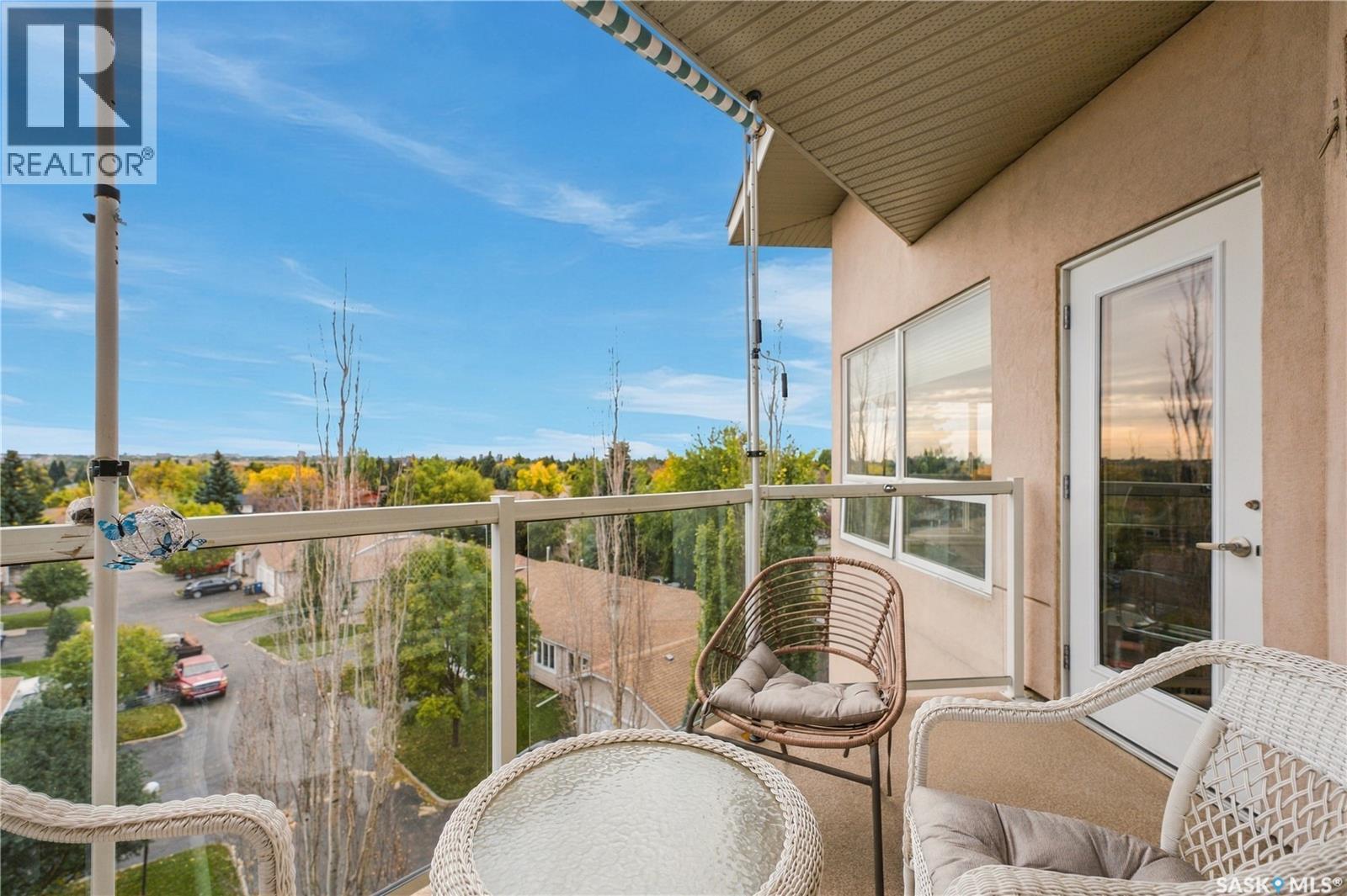 #404 227 Pinehouse DRIVE - 39