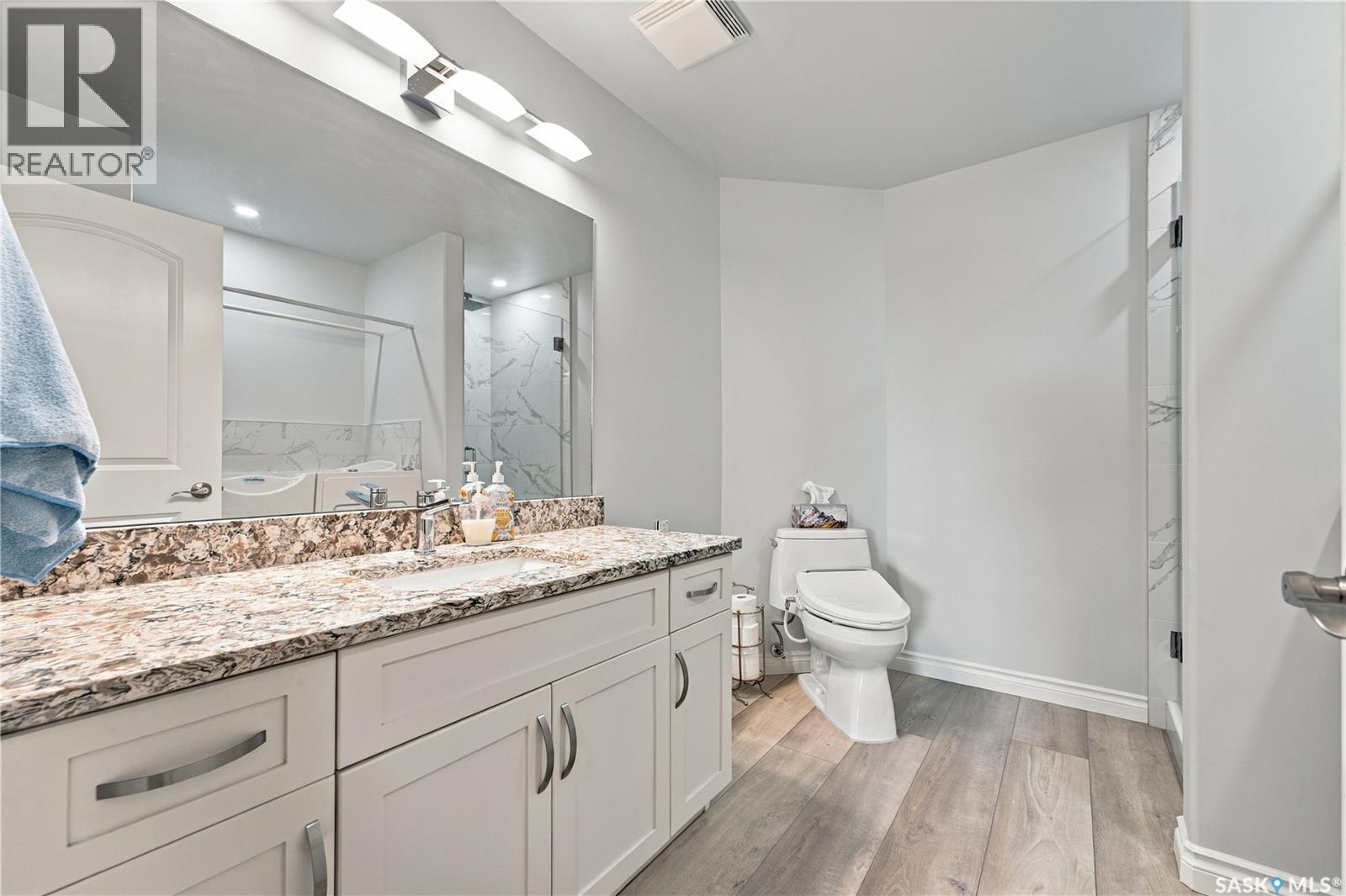 #404 227 Pinehouse DRIVE - 28