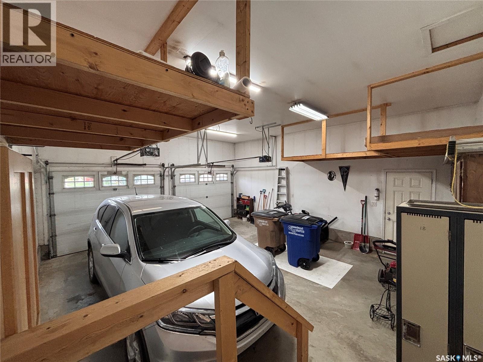 306 Guest COURT - 37