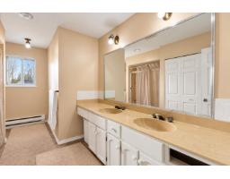 12302 68 Avenue, Surrey, BC V3W2C8 Photo 9