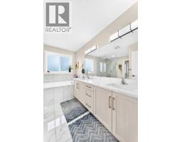 4pc Bathroom - 260 Corner Meadows Manor Ne, Calgary, AB T3N1J7 Photo 15