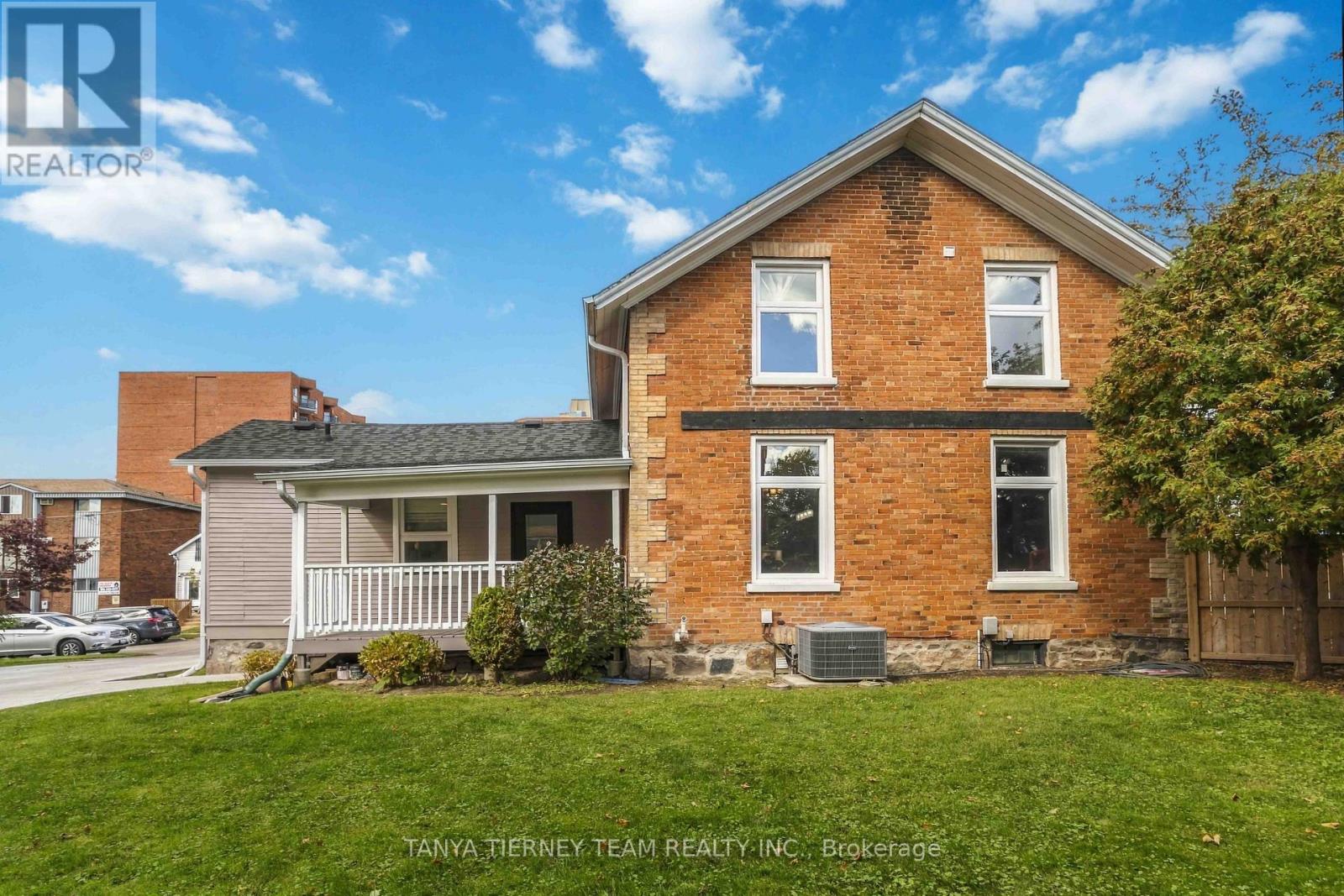 168 Centre Street South, Oshawa, ON photo 37
