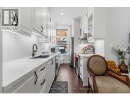 Kitchen - 168 Centre Street S, Oshawa, ON L1H4A6 Photo 9