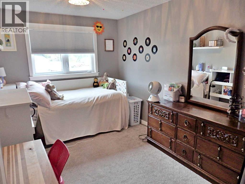 5907 51 Avenue - 24