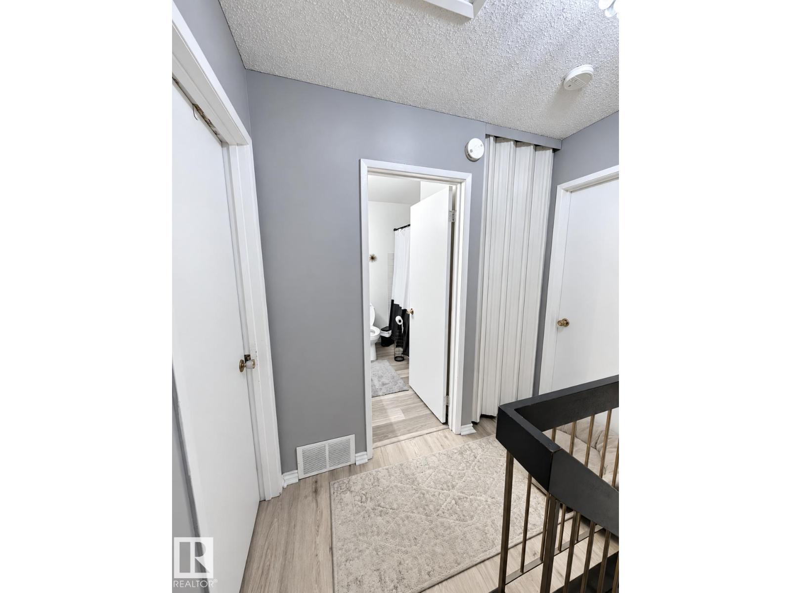 12034 25 Ave NW - 11