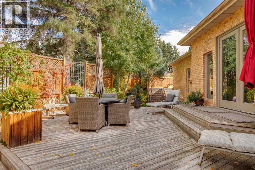 39 Baycrest Court SW - 40