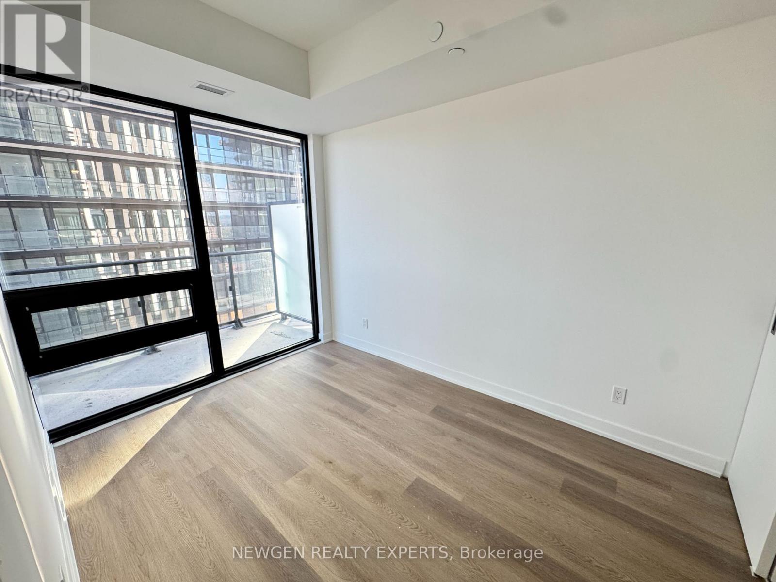 101 John Street North — photo 14