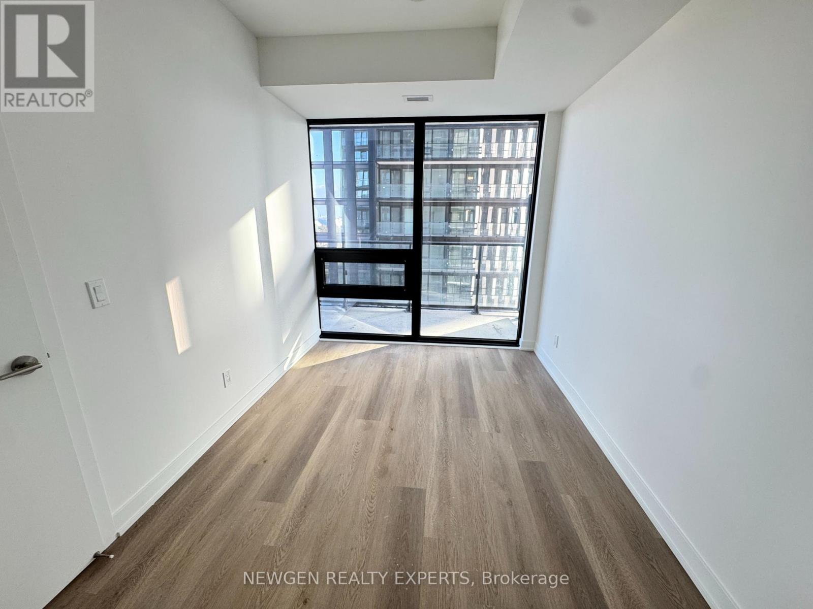 101 John Street North — photo 15