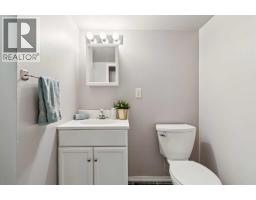 7 Woodgreen Crescent SW - photo 38