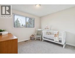 7 Woodgreen Crescent SW - photo 24