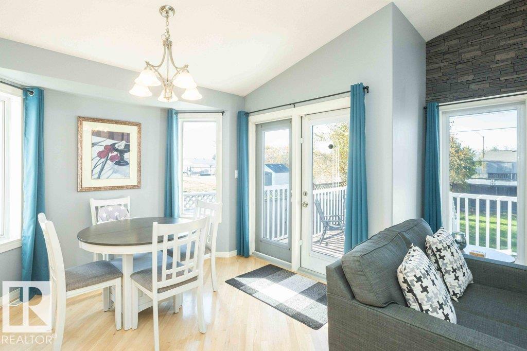 4720 47 ST - 19