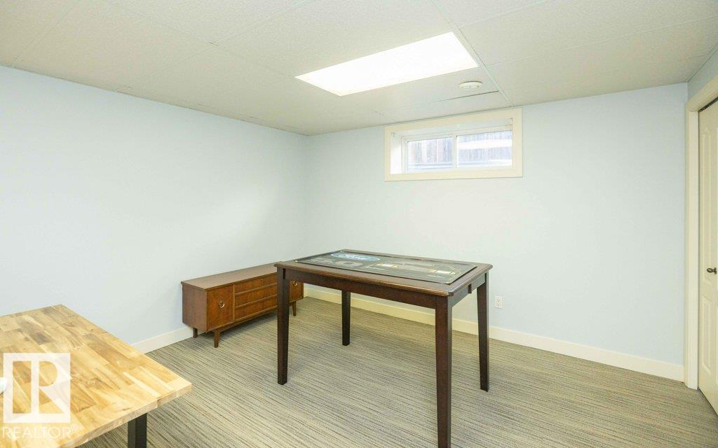 4720 47 ST - 52