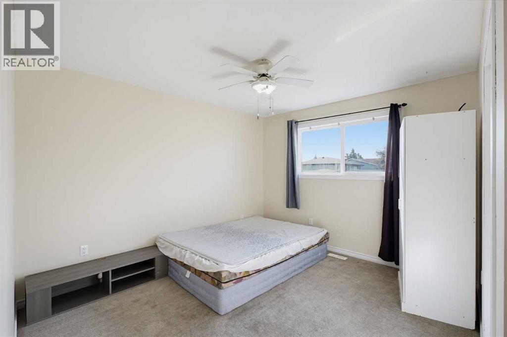 Listing photo – 63 Dundee Crescent, Penhold