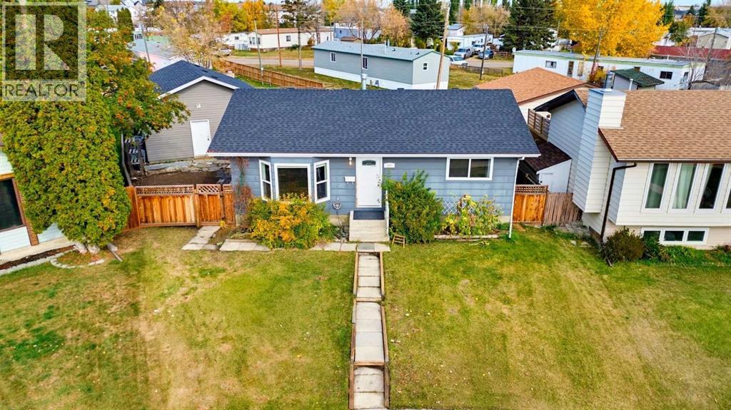 Listing photo – 63 Dundee Crescent, Penhold