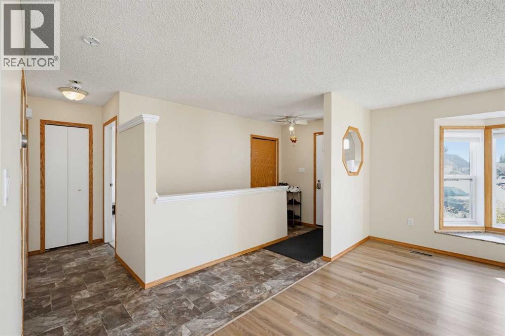 63 Dundee Crescent - 5