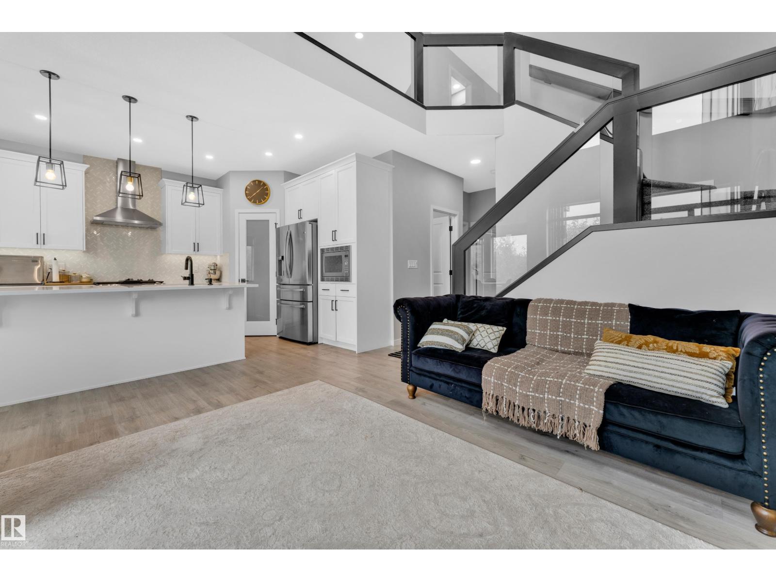 6364 174 AV NW - 22
