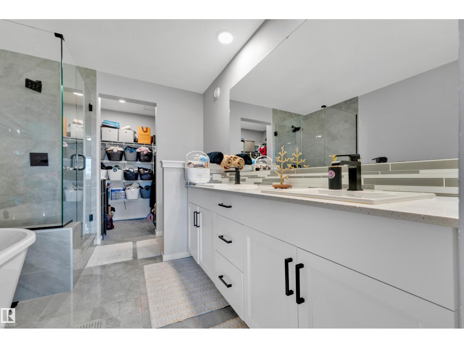 6364 174 AV NW - 34