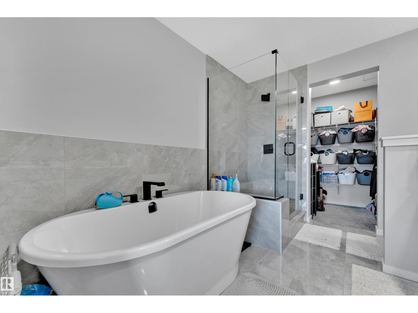 6364 174 AV NW - 35