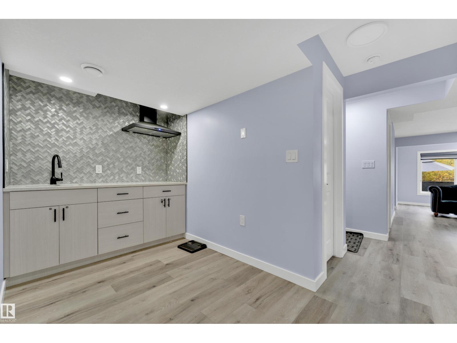 6364 174 AV NW - 42