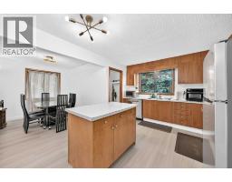 Bedroom - 36 Berkshire Mews Nw, Calgary, AB T3K1Z6 Photo 11
