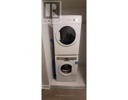 1310 - 11 Wellesley Street W, Toronto, ON M4Y1E8 Photo 6