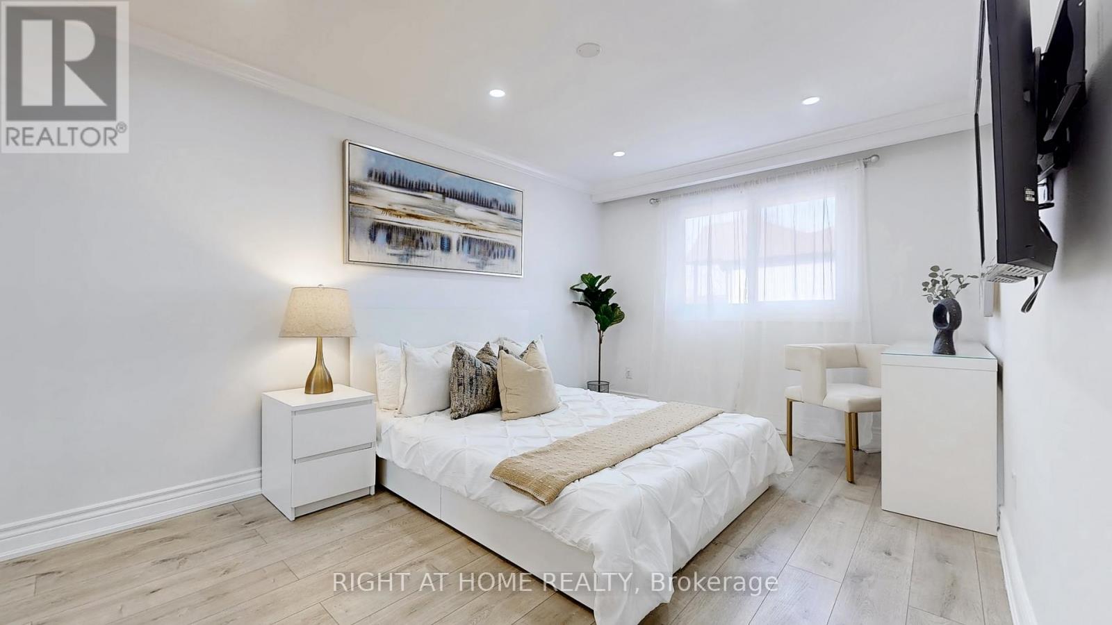 12A KENMORE AVENUE - 18